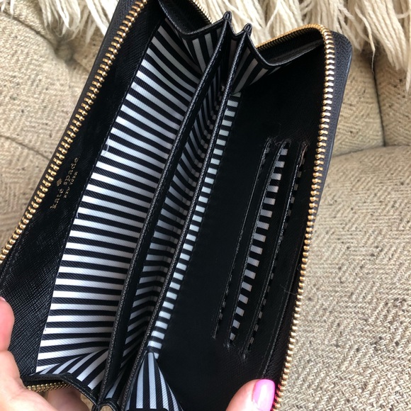 SOLD Kate Spade Wristlet Wallet - Picture 2 of 8